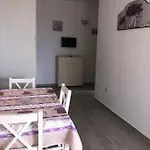 Residenza San Michele 펜션 트로페아