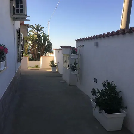 Residenza San Michele טרופאה